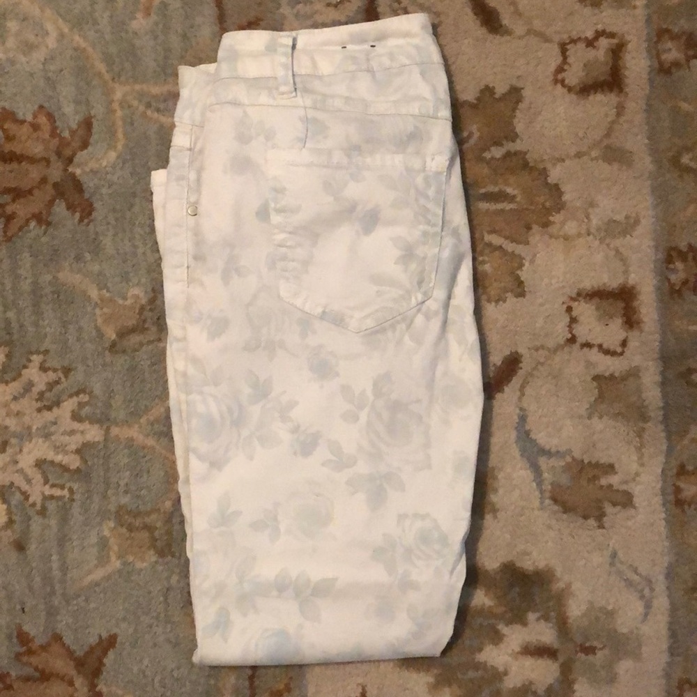 Jeans with floral pattern